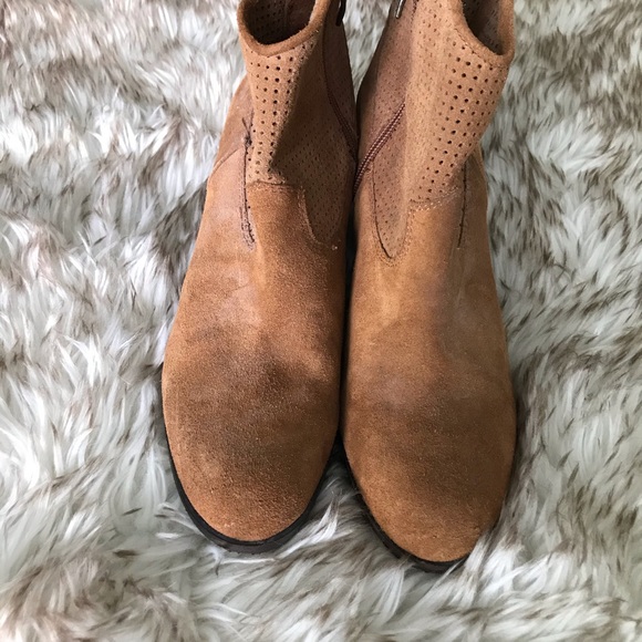 Vince Camuto Brown Suede Boots EUC - Picture 5 of 8